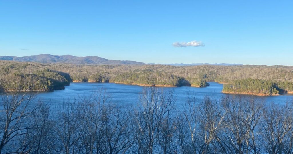 Carters-Lake-in-winter