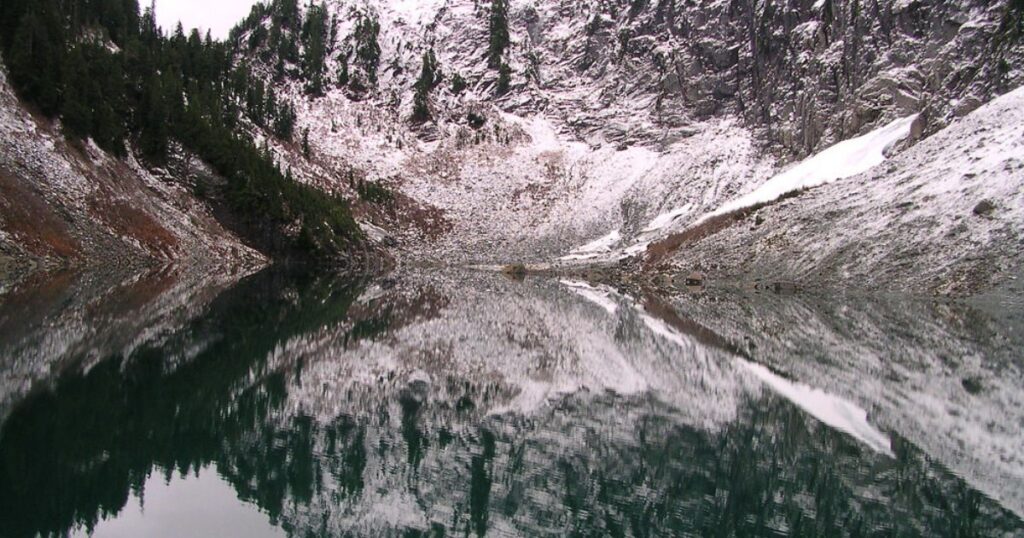 Lake-Serene-in-winter