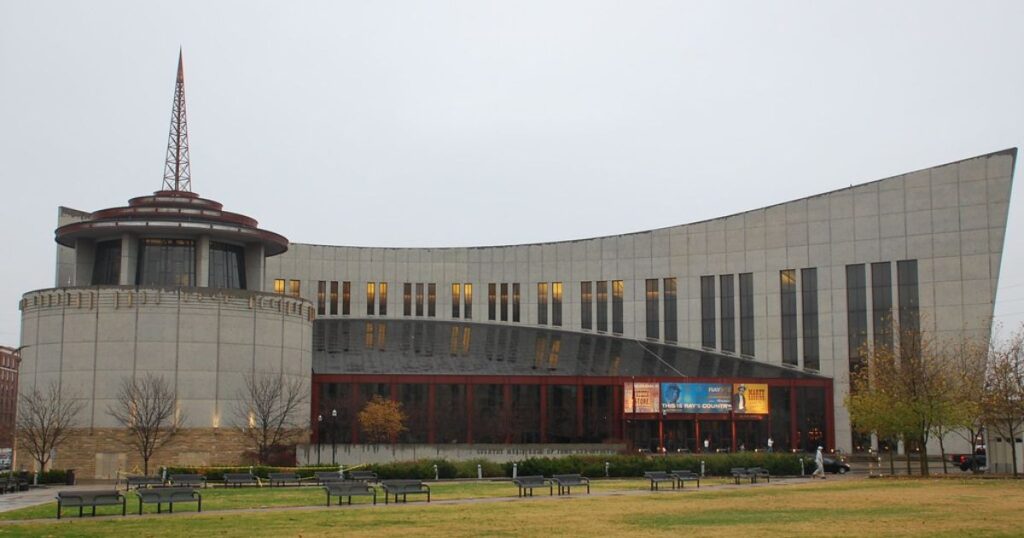 Country-Music-Hall-of-Fame-and-Museum-Nashville