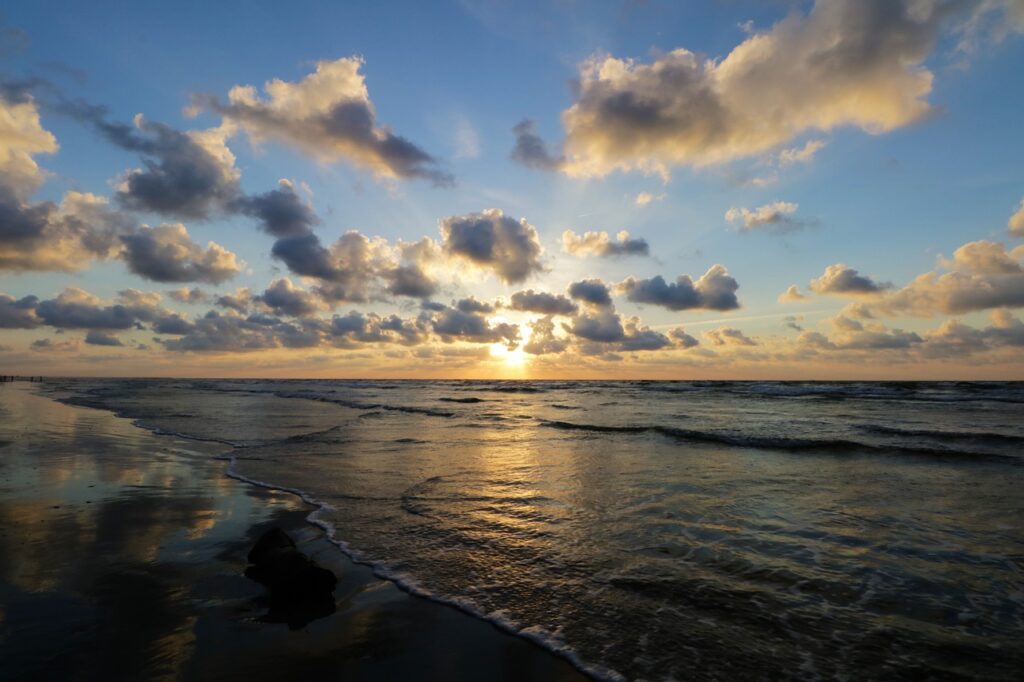 sunrise, nature, ocean-3385584.jpg