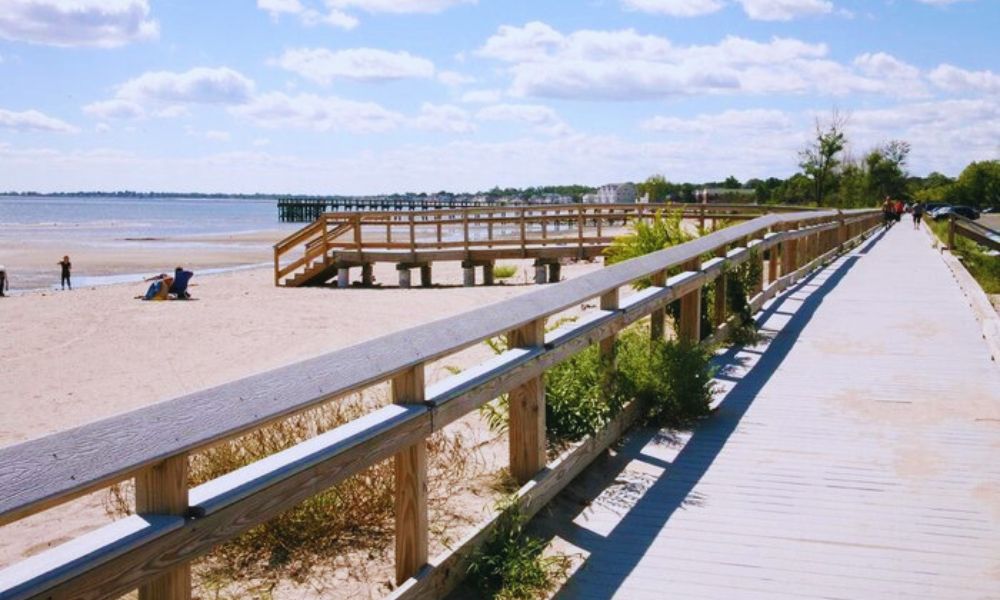 Beaches-In-Connecticut-With-Boardwalk