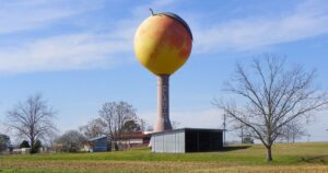 Big-Peach-Water-Tower-in-Calera